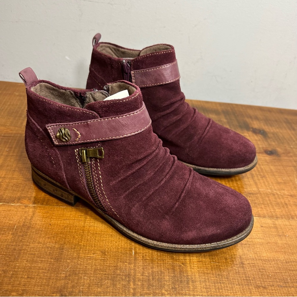 Earth Avani buckeye burgundy multi suede leather ankle boots booties size 8